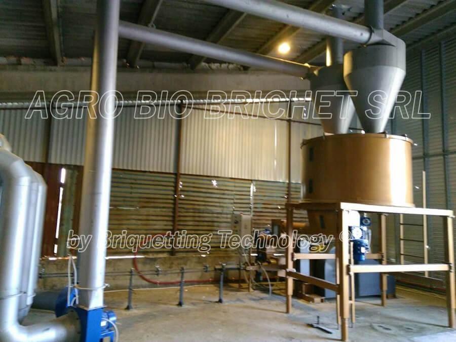 Straw briquettes from Trusesti